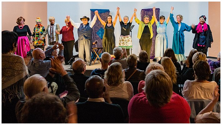 Live Theater ACT Cuenca Ecuador - Talking With Cast