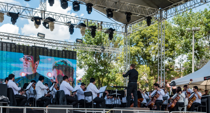 Symphony in Miraflores Park, Cuenca, Ecuador