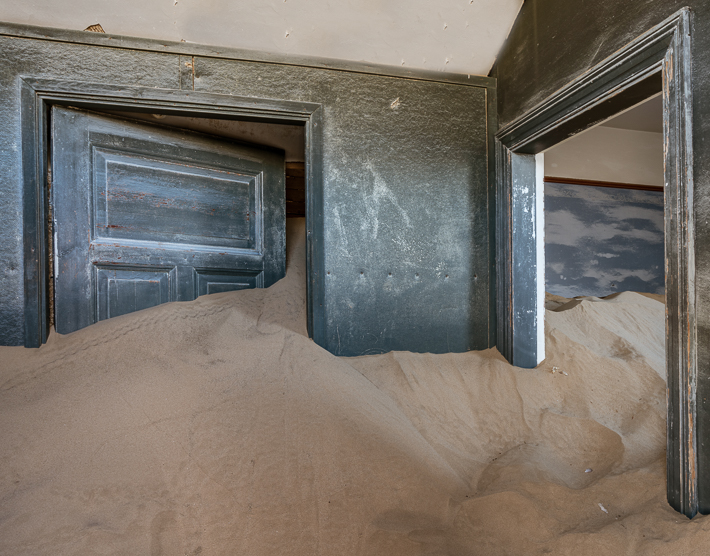Kolmanskop-sand filled room